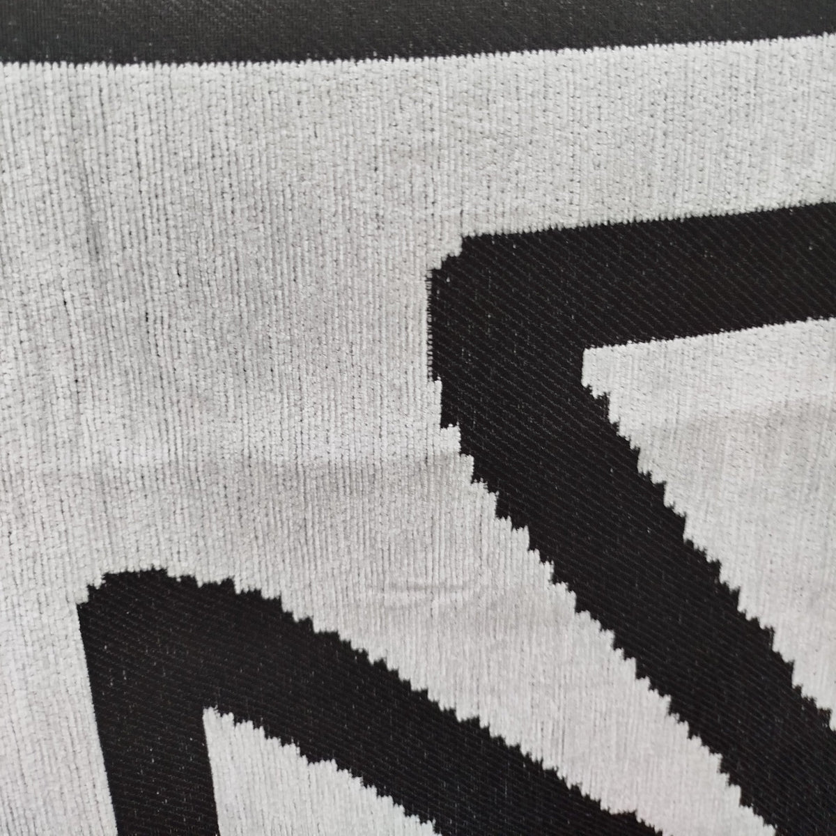 Geometric Throw - Two Colours Available