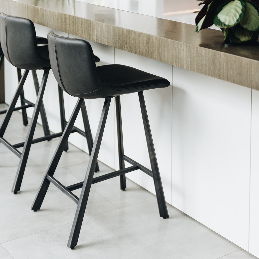 Bar Stool - Rustic Barstool Vintage DK Brown