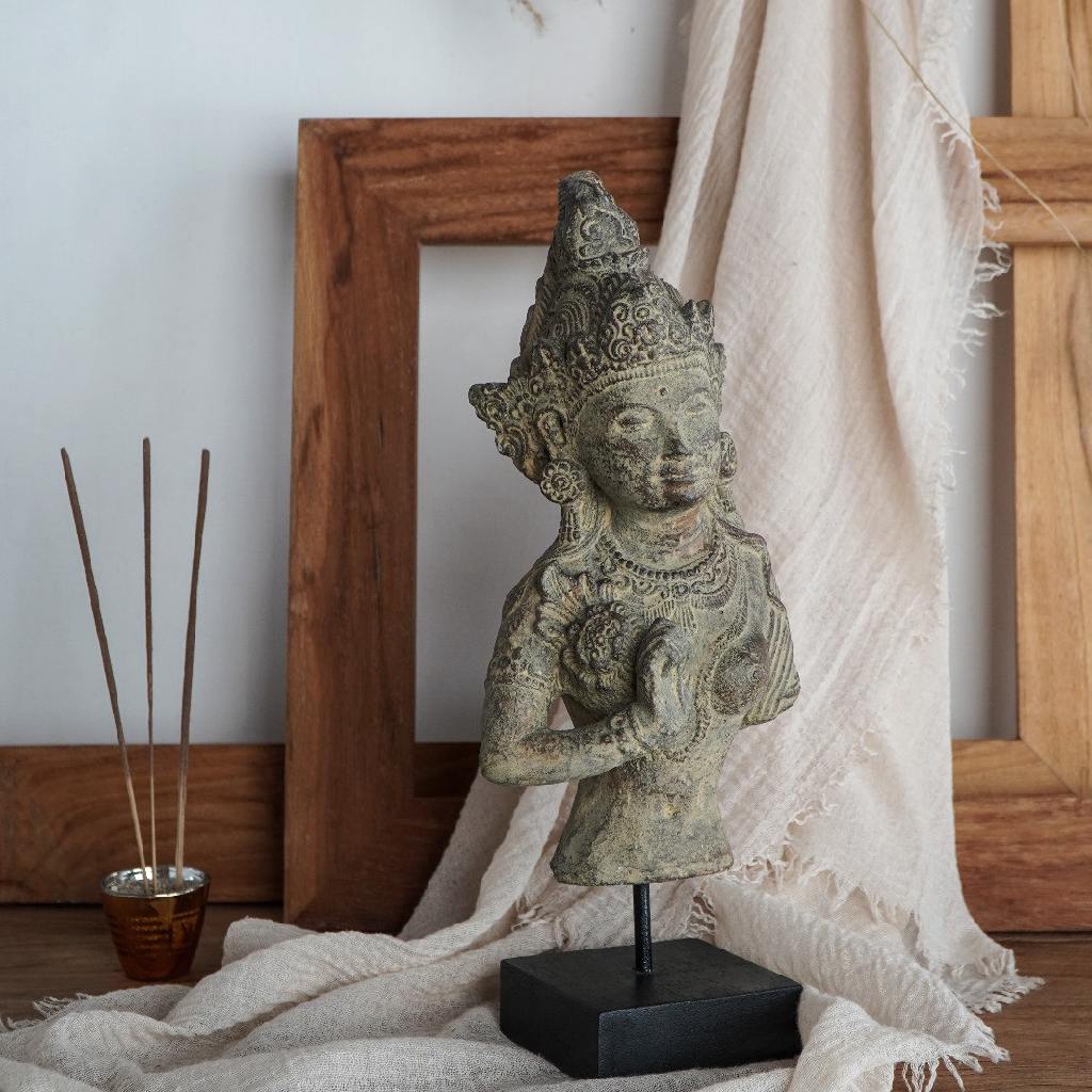 Statue on Stand - Dewi
