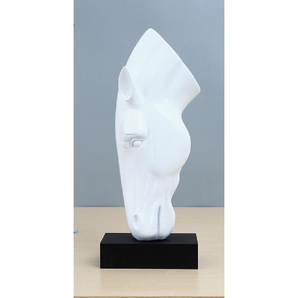 Horse Head White 56cm