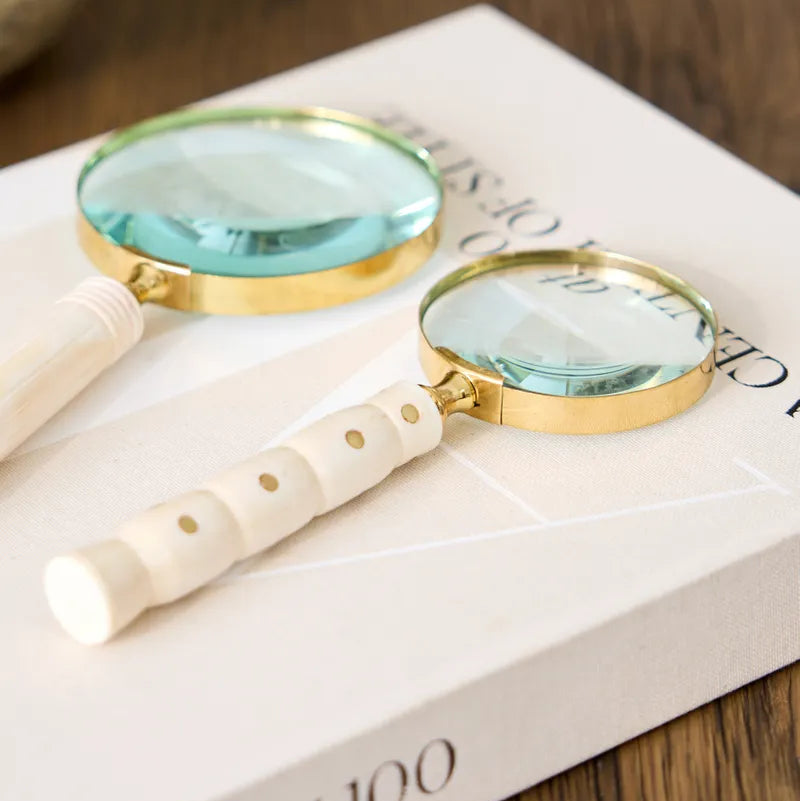 Magnifying Glass - Calliope