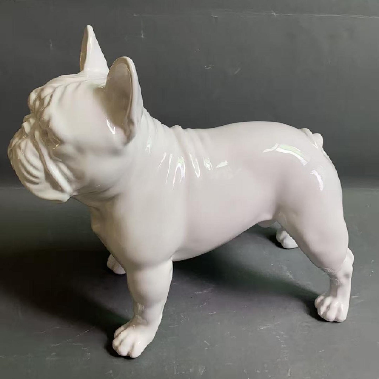 Bulldog 25cm white