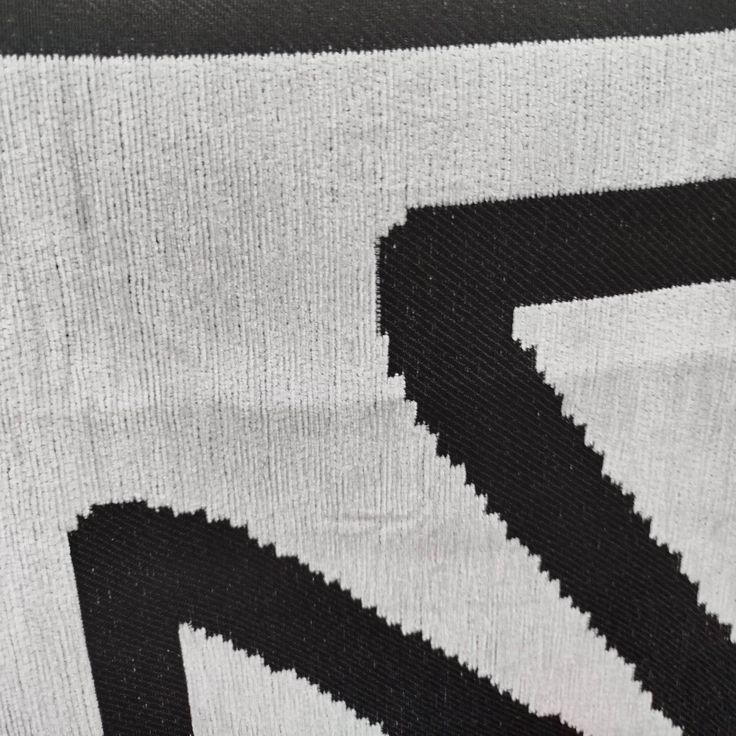 Geometric Throw 180 x 130