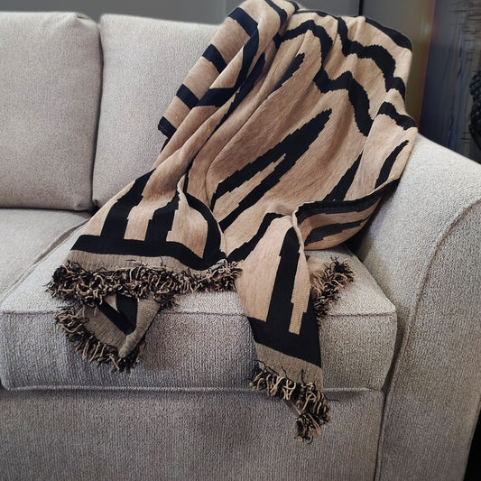 Geometric Throw - Two Colours Available