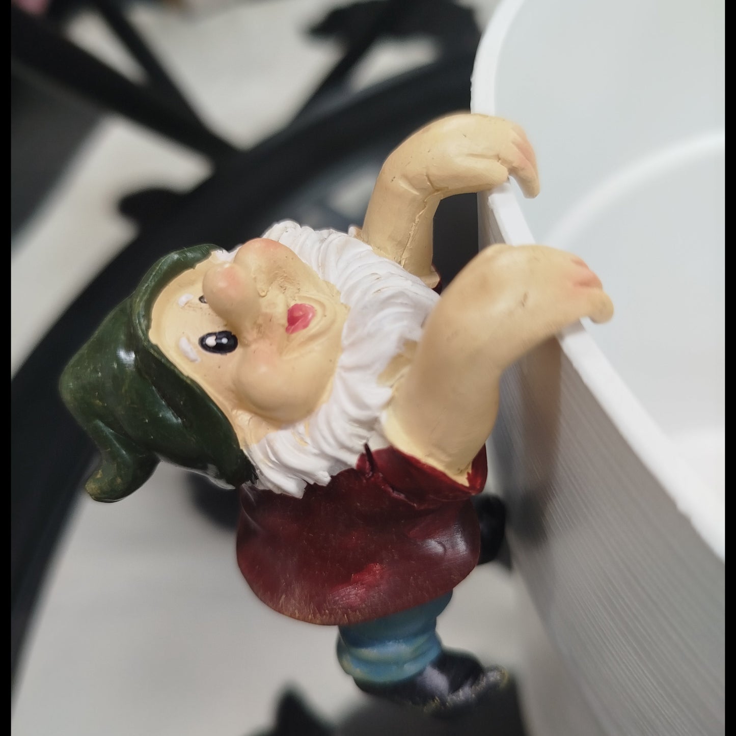 Pot Hanger - Gnome Assorted