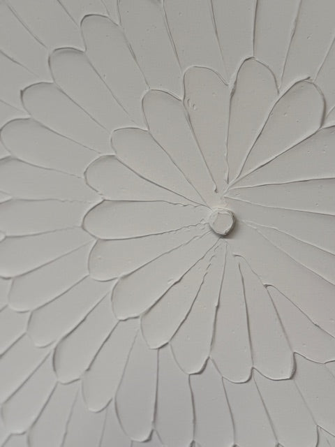 Framed Rippled Circle-White 100cm x 100cm