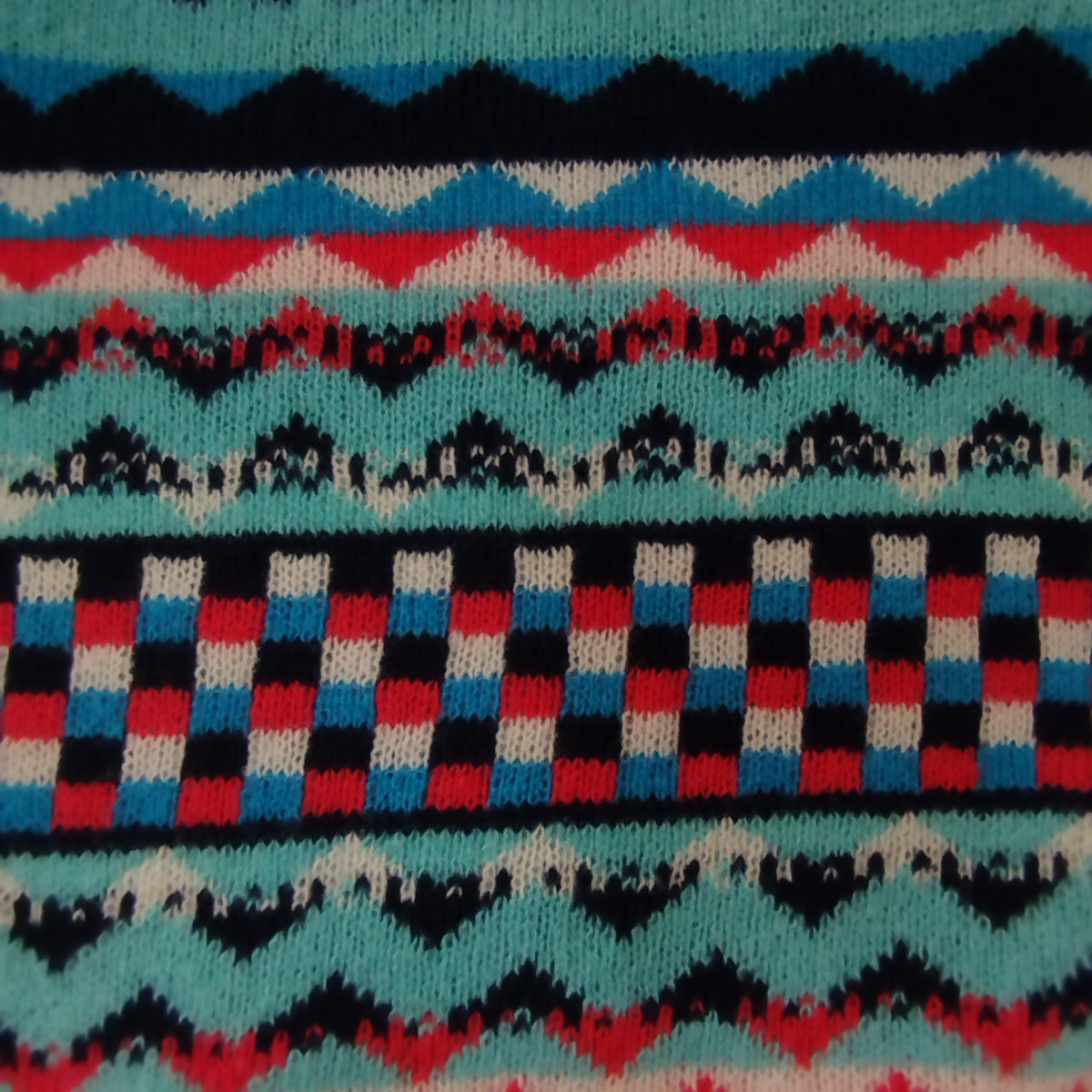 Nomad Knit Throw with Ruffle Border - Four Colours Available