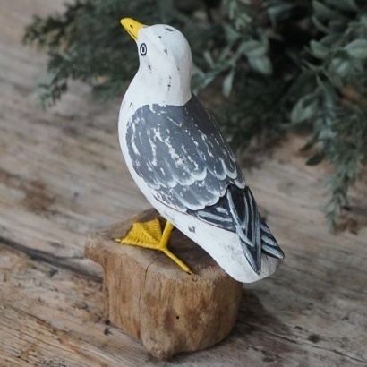 Figurine - Seagull bird on the log wood